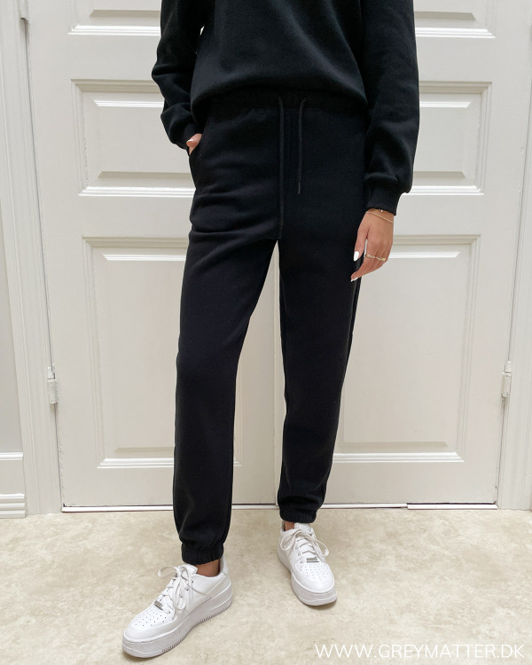 Dametøj - Sweatpant i sort til damer