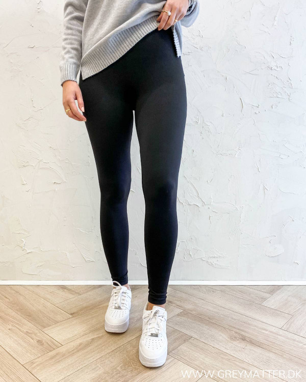 Sport legging i sort fra Only med elastik i taljen