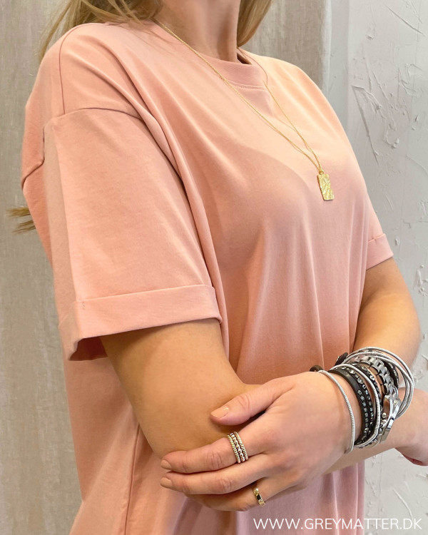 T-shirt kjole i smuk farve