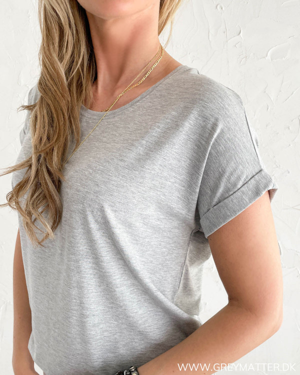 T-shirt i lysegrå til damer fra Only