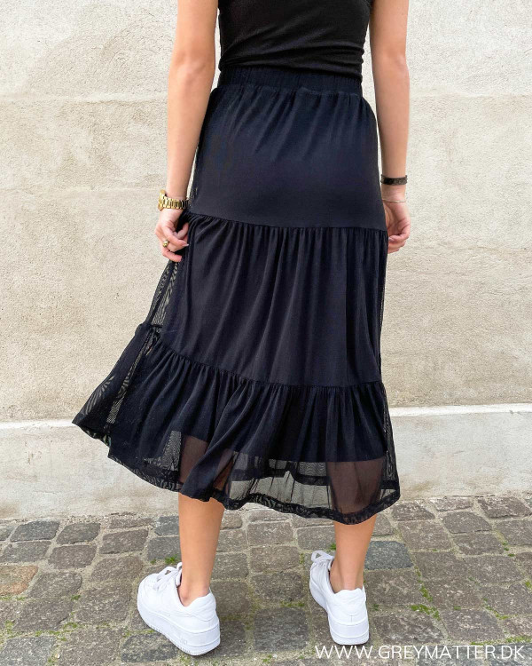Lang nederdel i mesh fra Vila