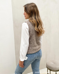 Vest fra Pieces i lækker beige meleret farve