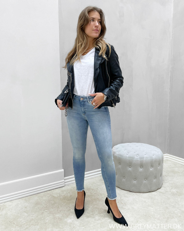 Jeans til damer med bæltestropper