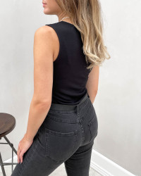 Sort top med blondeudskæring til damer