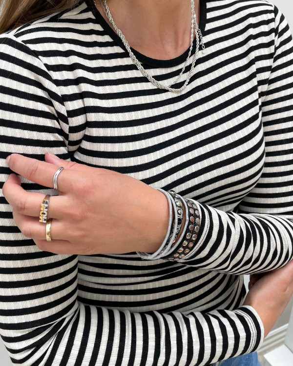 Stribet tætsiddende bluse med o-neck