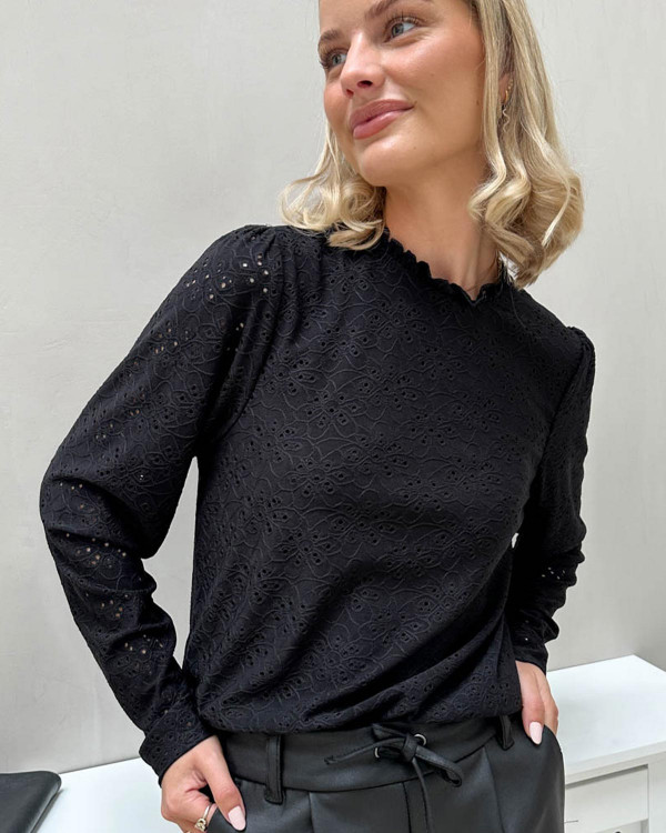 Bluse med blonde/hulmønster til damer