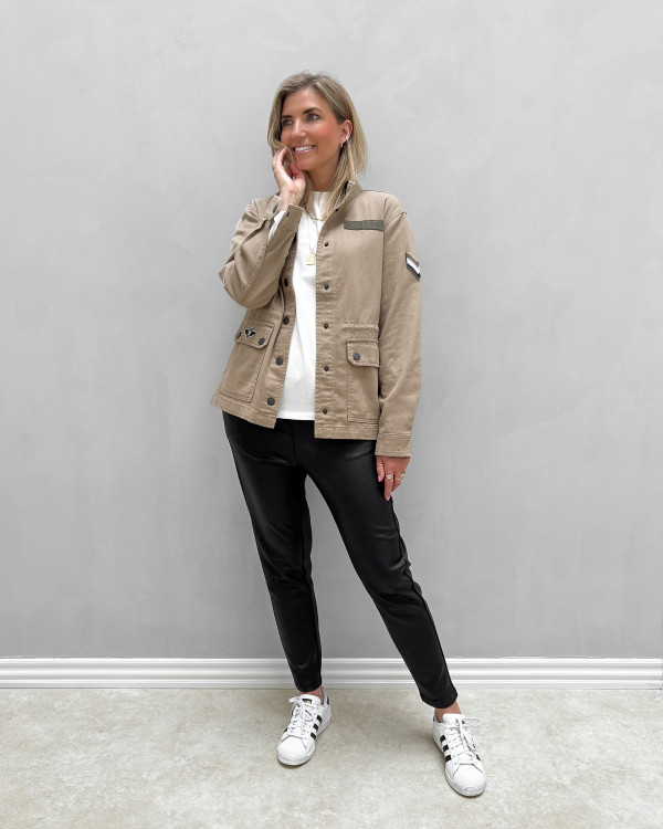 Hvid basis bluse med o-neck
