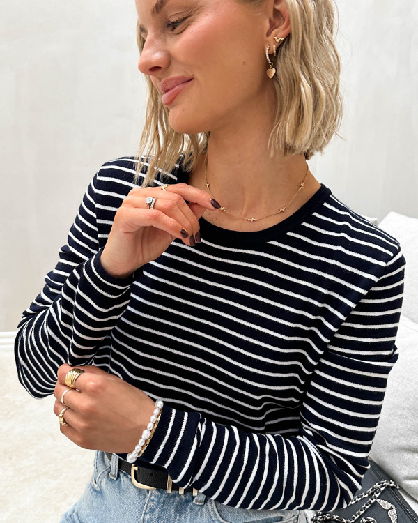 Stribet bluse i navy og hvid til damer