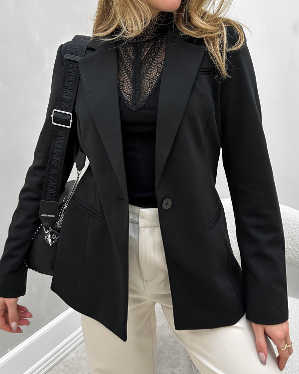 Sort blazer jakke til damer med fittet pasform