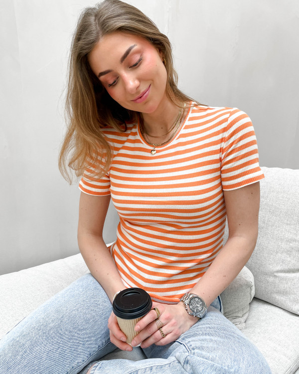 Stribet t-shirt til damer i orange