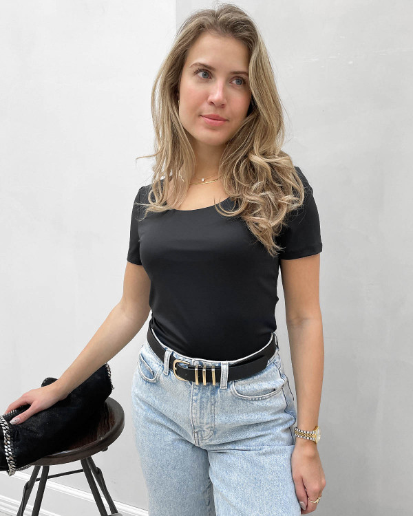 Enkel sort basis t-shirt til damer