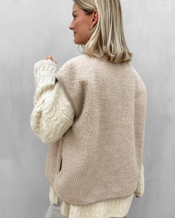 Teddy vest i casual stil