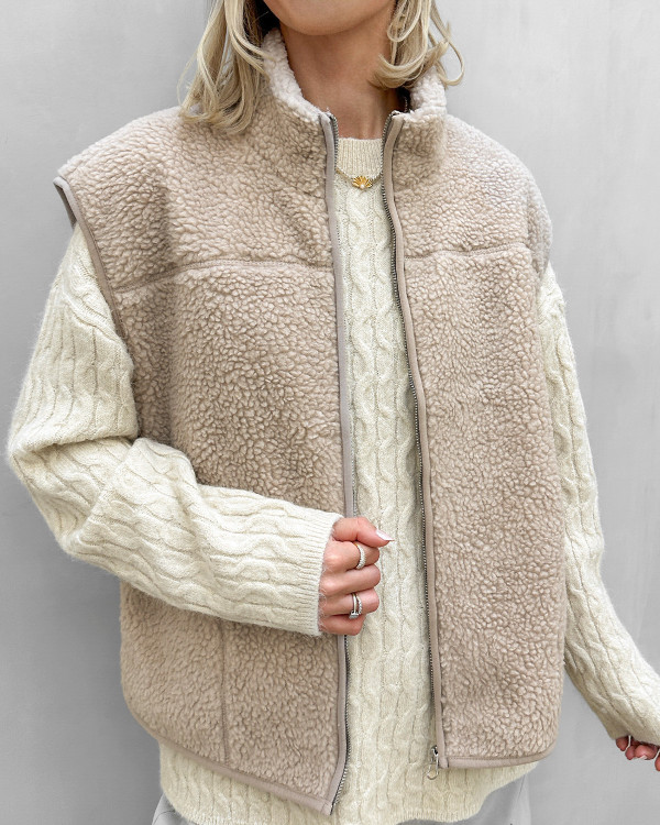 Teddy vest i casual stil