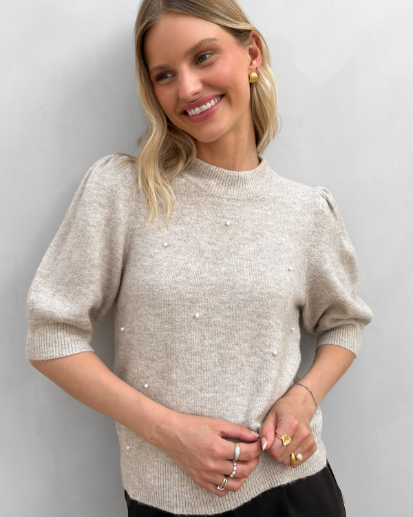 Beige strik med perler til damer