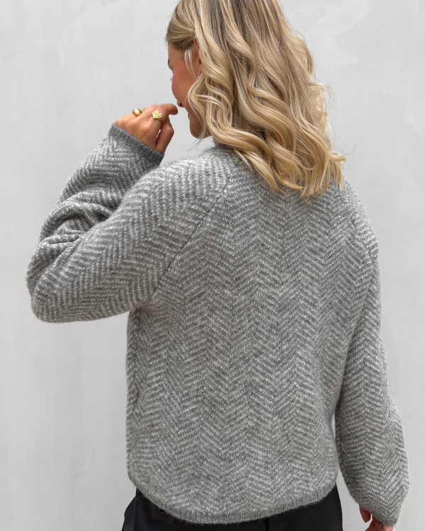 Grå sildebens trøje med rollneck