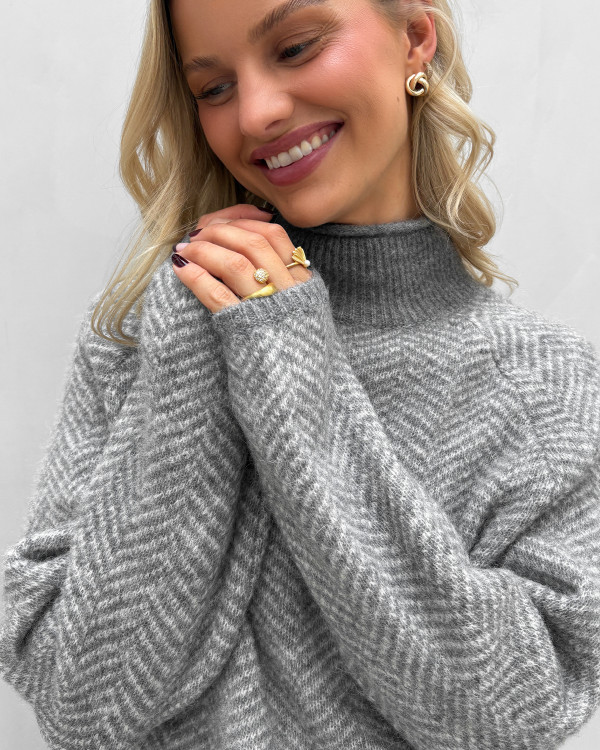 Grå sildebens trøje med rollneck