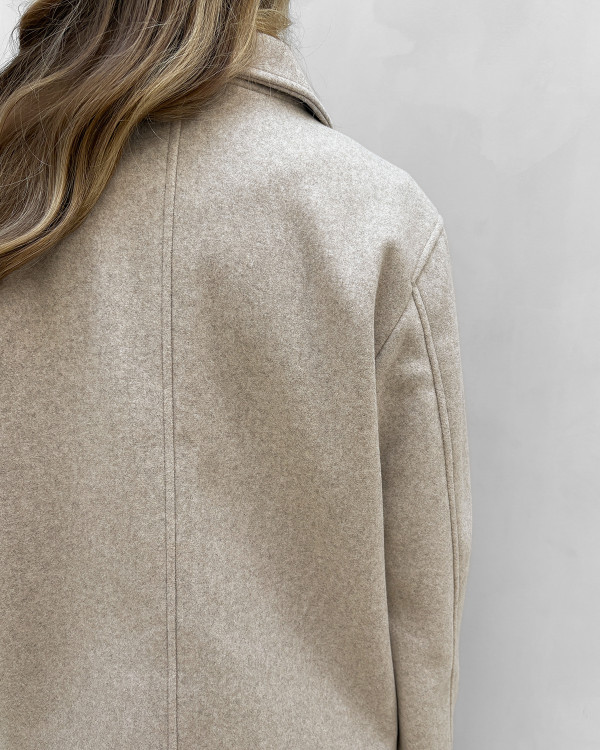 Beige jakke til damer