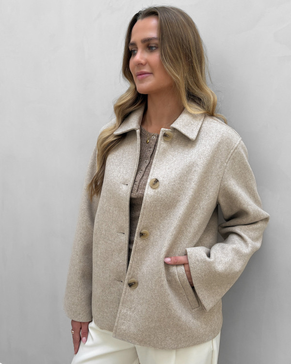 Beige jakke til damer