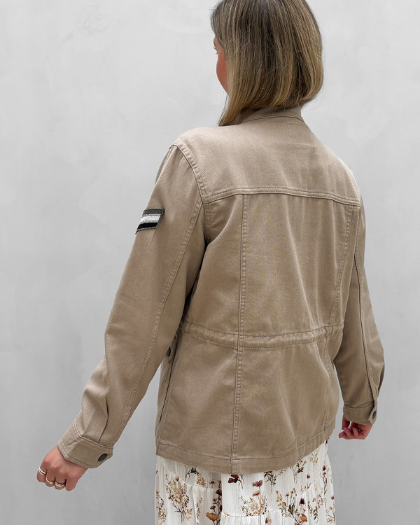 Beige jakke til damer