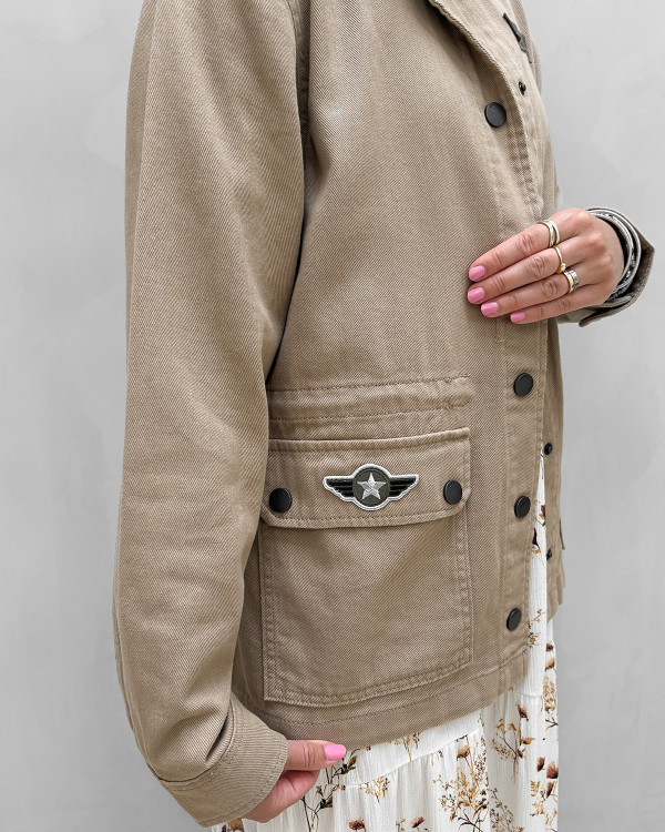 Beige jakke til damer