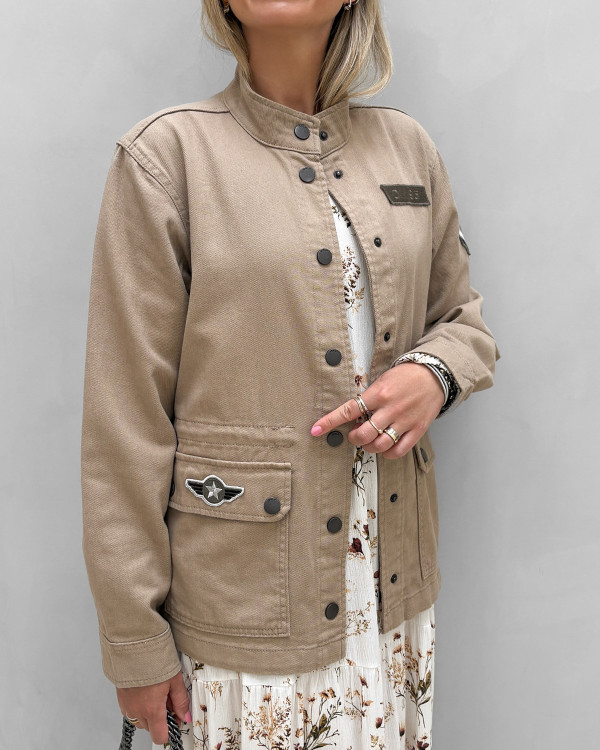 Beige jakke til damer