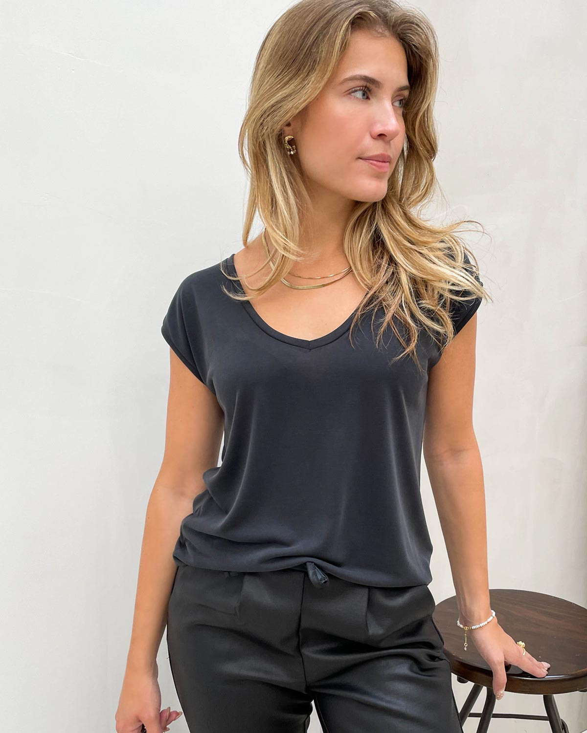 Pieces Pckamala Black V-Neck Tee - XS - Sort