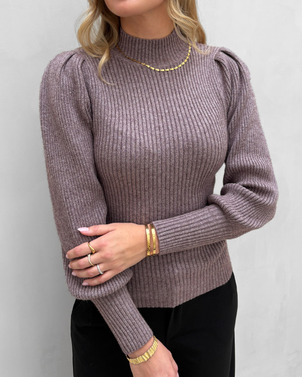 Smuk bluse med fine detaljer
