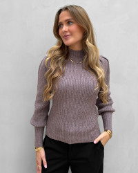 Smuk bluse med fine detaljer