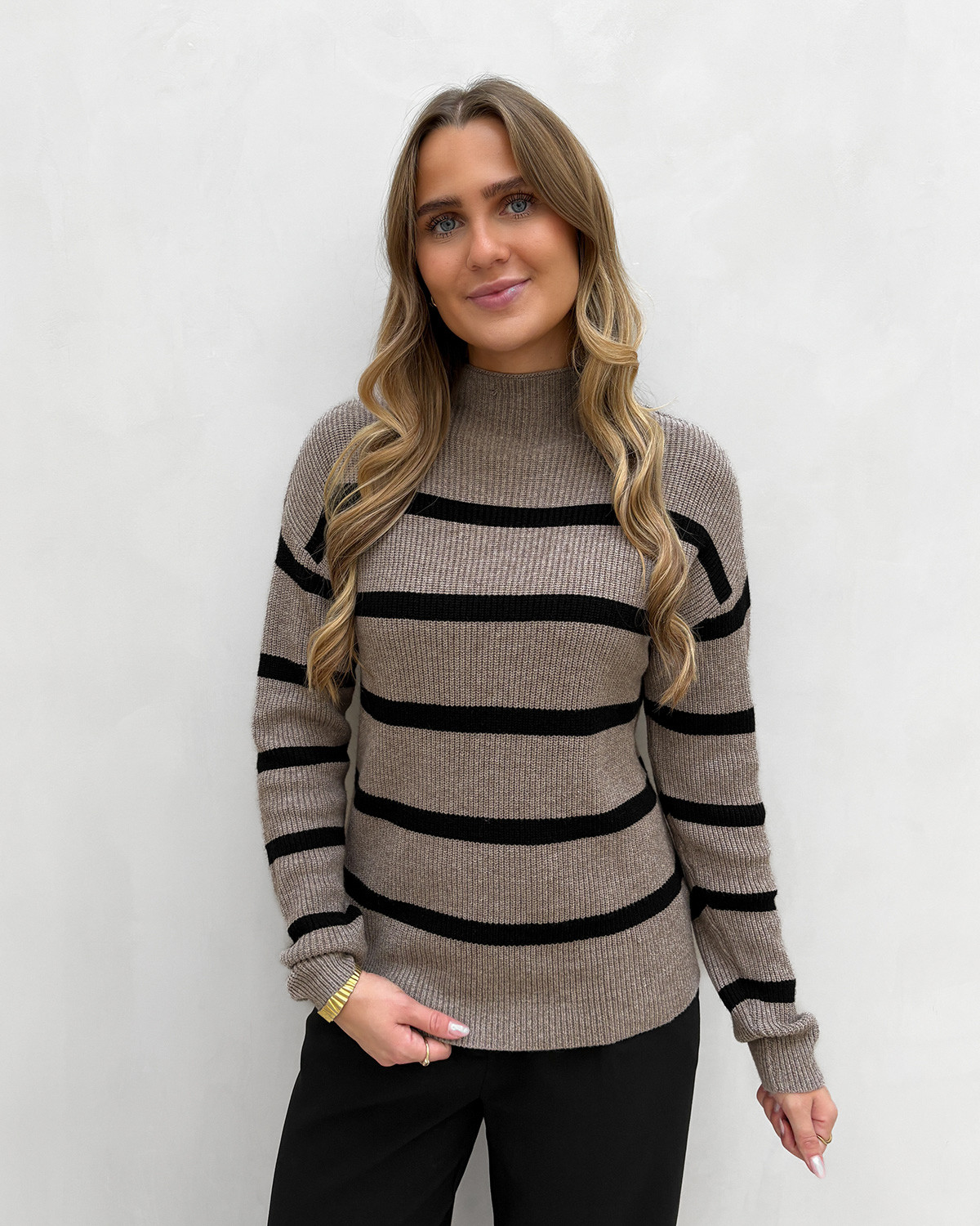 VILA Viril Falcon Black Mock Neck L/S Knit Rib Top - S - Brun