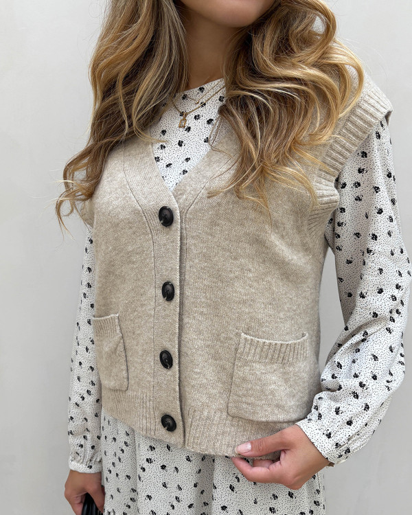 Beige strikvest med knapper - til damer