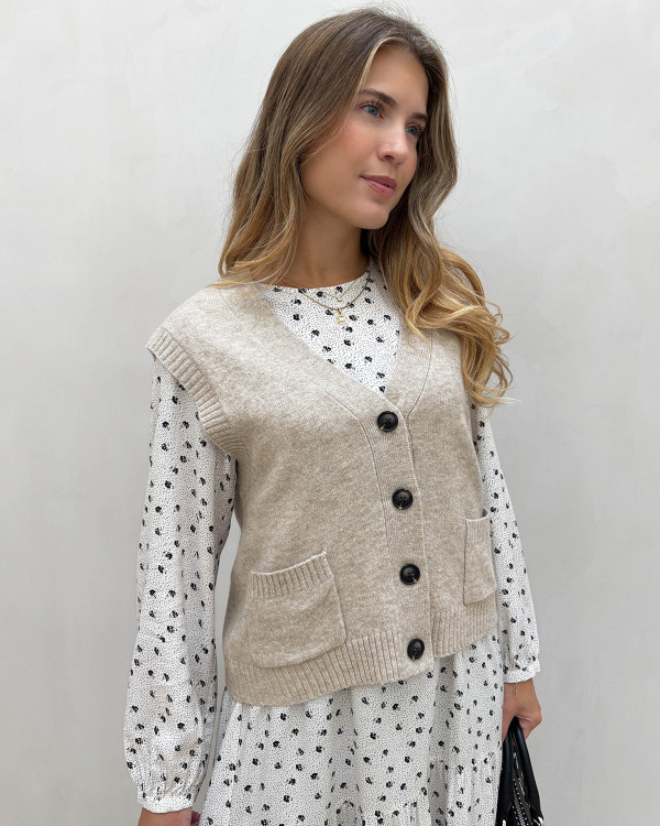 Beige strikvest med knapper - til damer
