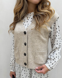 Beige strikvest med knapper - til damer