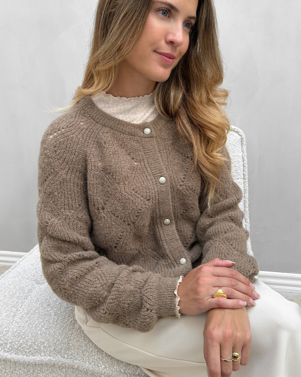 Smuk cardigan med hulmønster