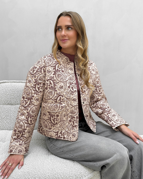 Quiltet jakke med paisley print