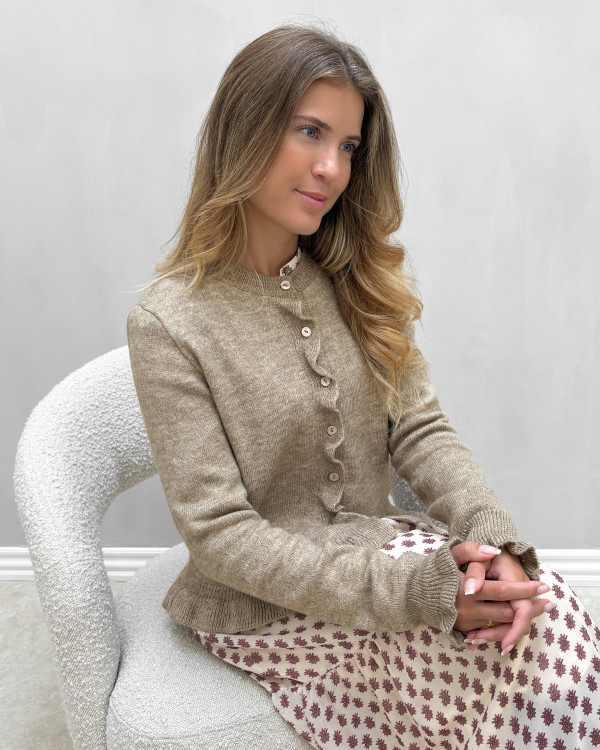 Beige cardigan med flæsedetaljer til damer