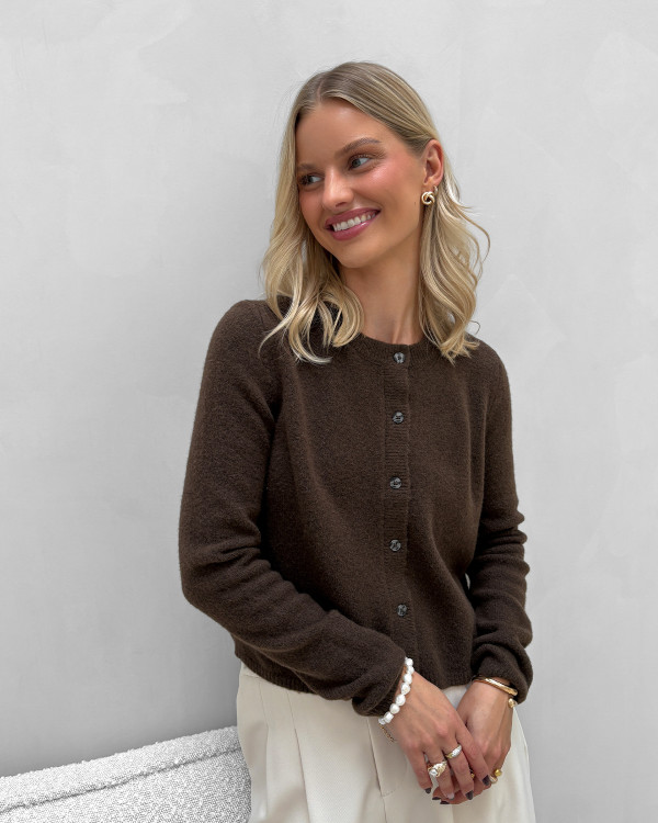 Brun cardigan til damer med knapper