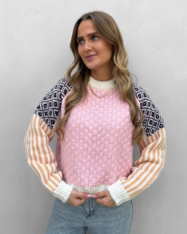 Lyserød sweater med mønster - dametøj