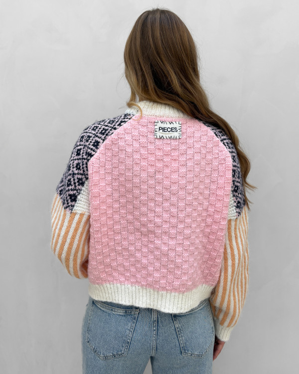 Lyserød sweater med mønster - dametøj