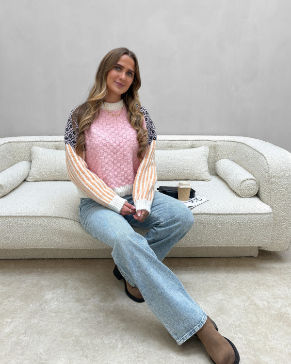 Lyserød sweater med mønster - dametøj