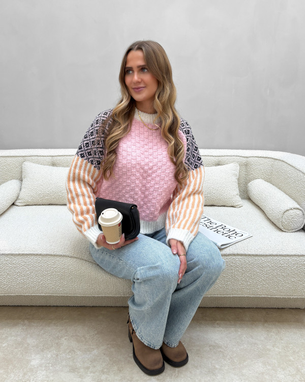 Lyserød sweater med mønster - dametøj