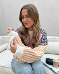 Lyserød sweater med mønster - dametøj