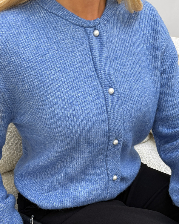 Blå cardigan med perleknapper