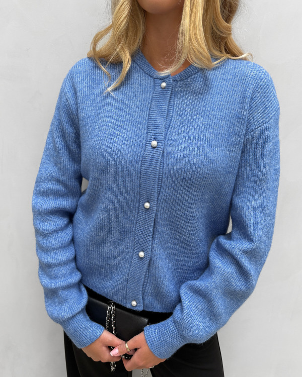Blå cardigan med perleknapper