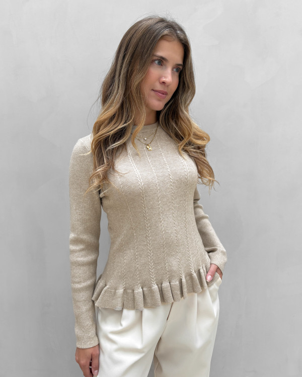 Skøn bluse med feminine detaljer