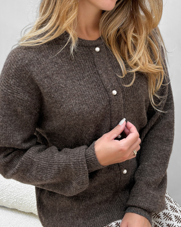 Cardigan med perleknapper