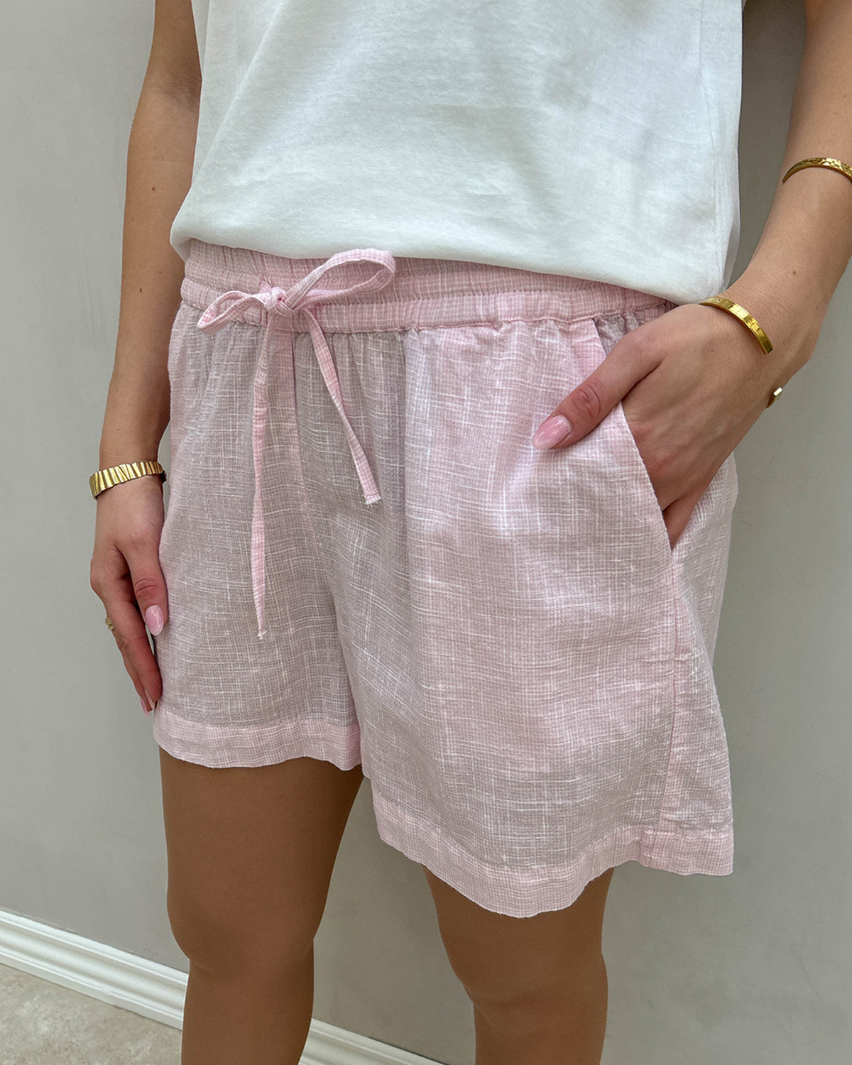 Vero Moda Vmthilde PinkABoo Snow White Mw Shorts - M - Rød