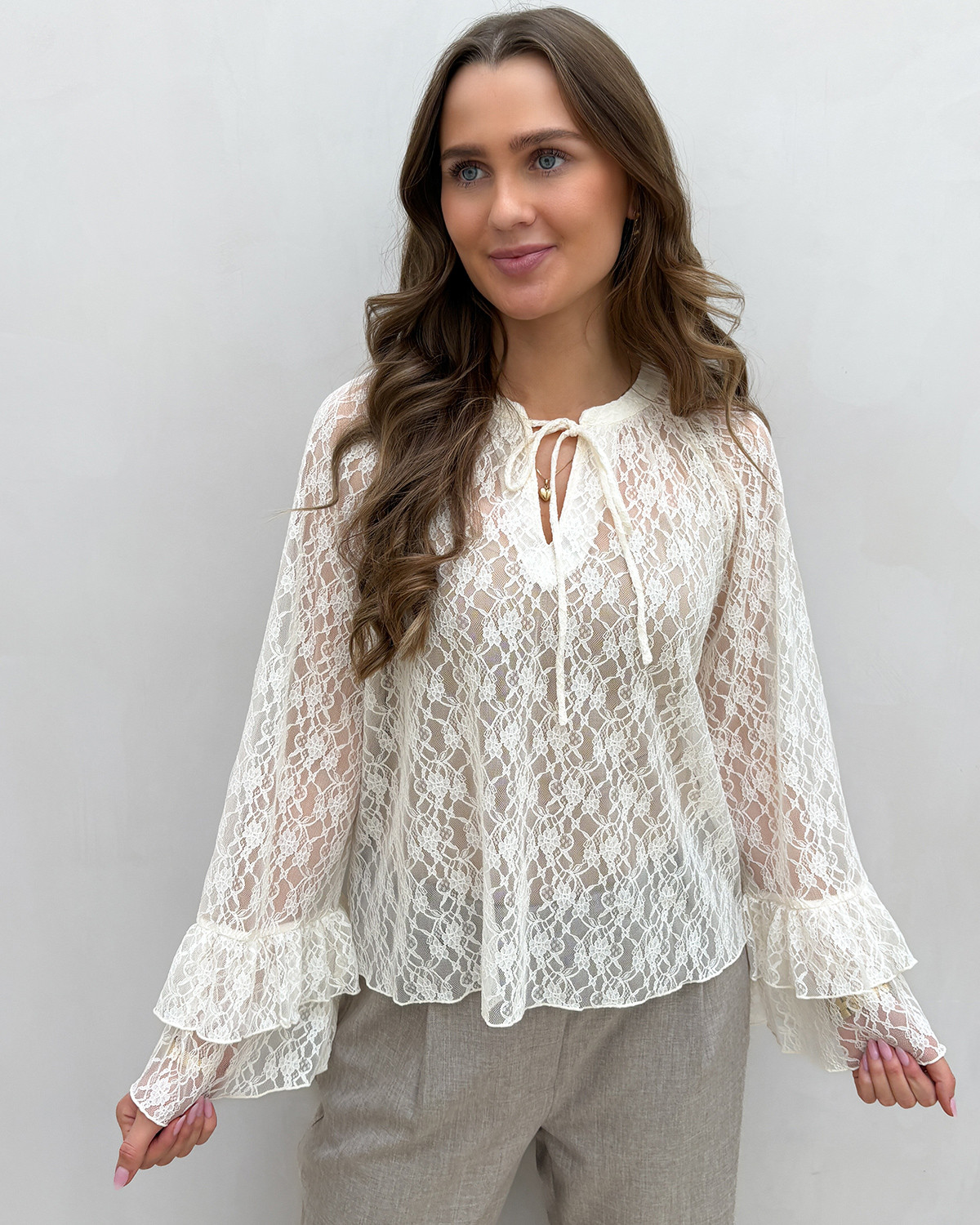 Vero Moda Vmloulou Cloud Dancer Lace Ls Flounce Top - S - Hvid